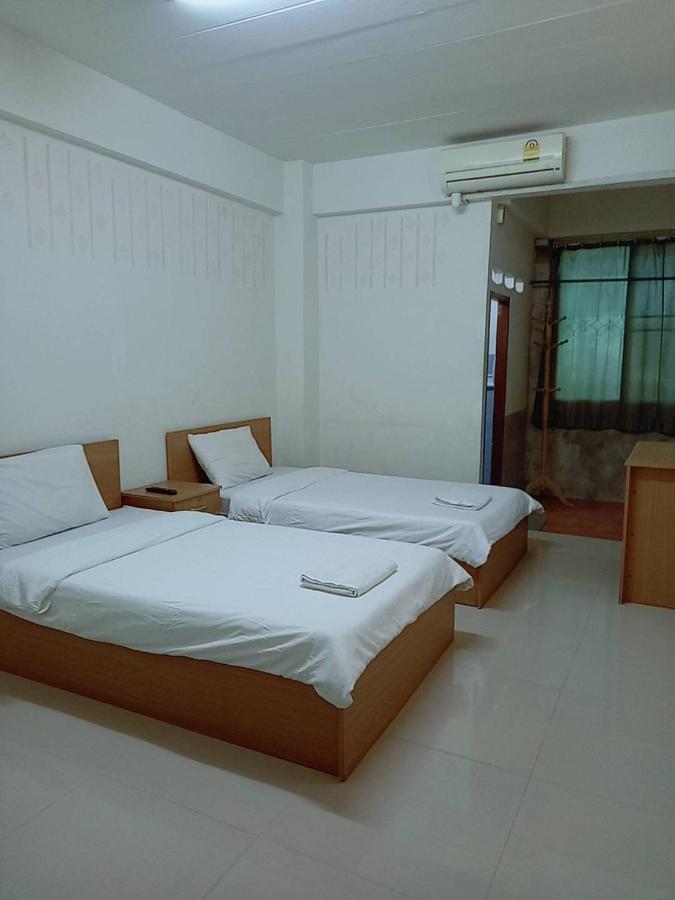 Green Apartment Bangkok Exterior photo